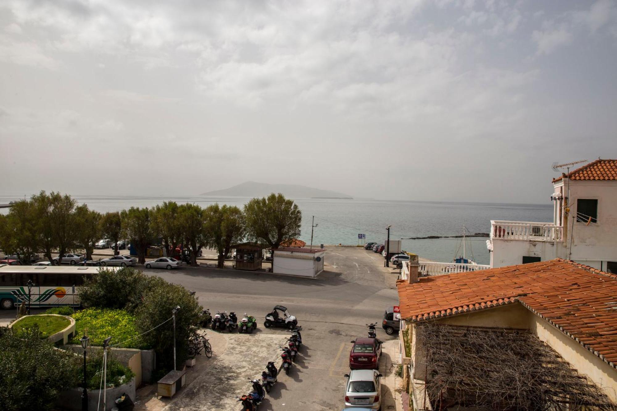 Togias Hotel Aegina Exterior photo
